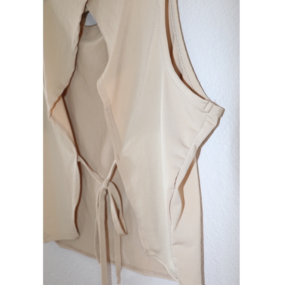 Open Back Tank Top - Picture 4 of 4